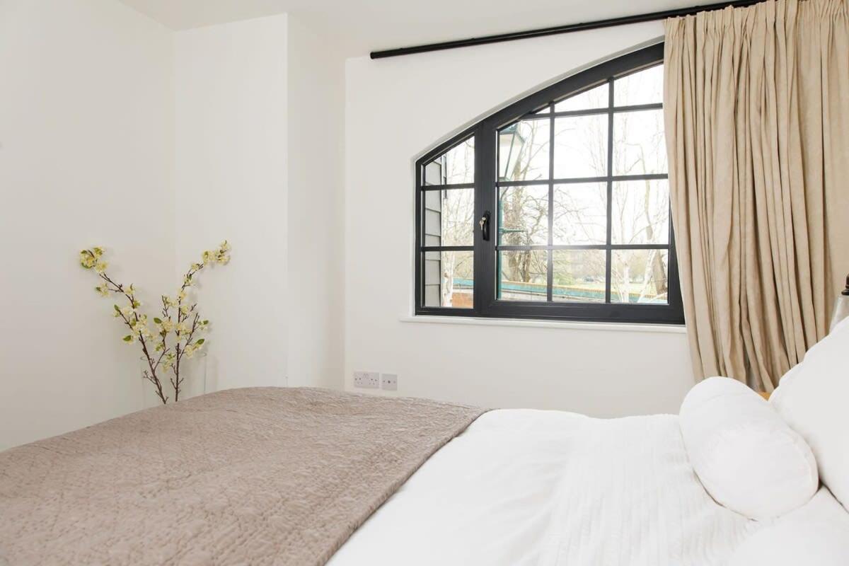 Stylish City Centre Apartment With Sauna شيشستر المظهر الخارجي الصورة